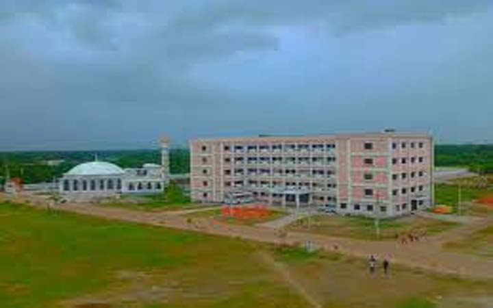 পাবিপ্রবির বিদায়ী উপাচার্যের নামে ৫০ কোটি টাকার মামলা, সমন জারি